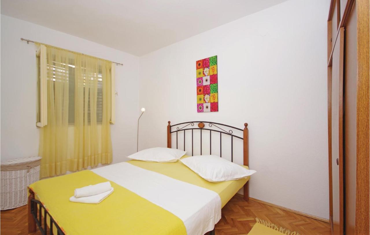 Cozy Apartment In Makarska With Kitchen Buitenkant foto