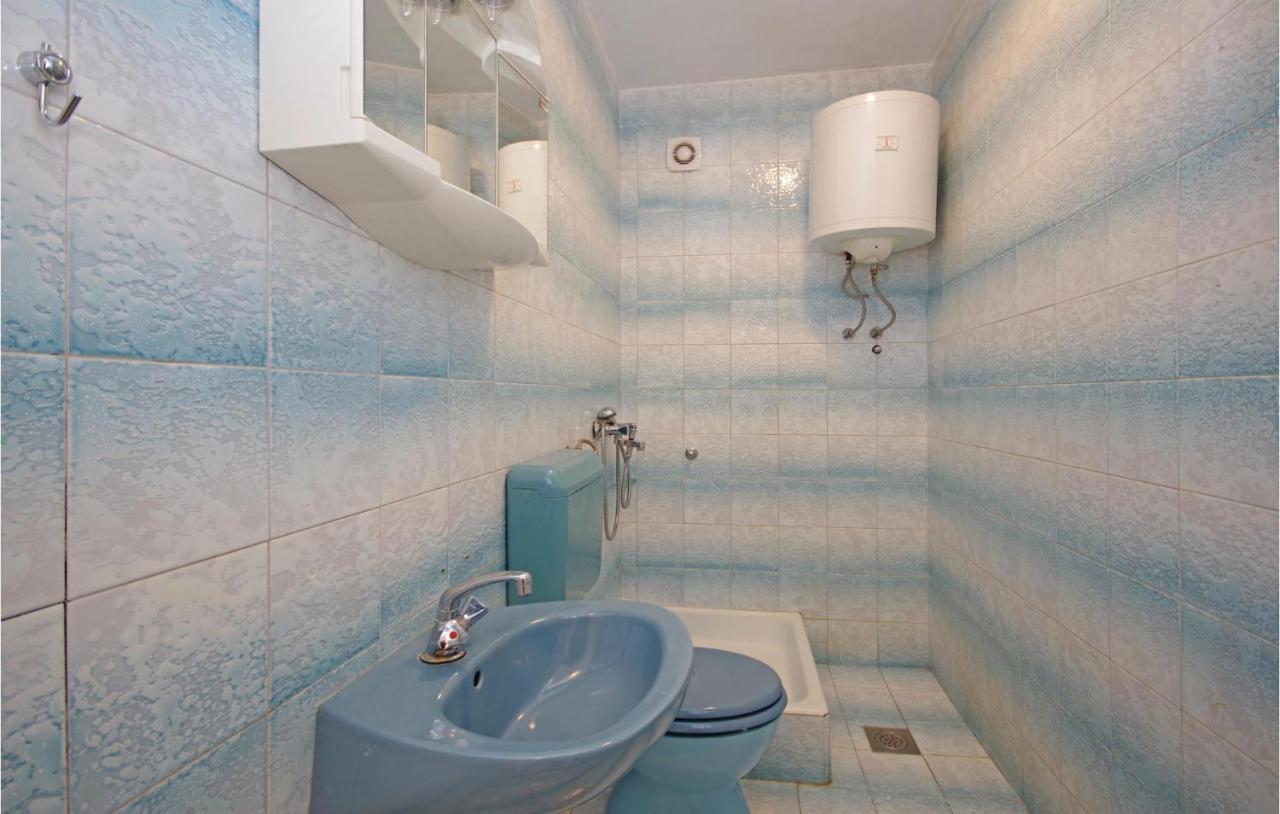 Cozy Apartment In Makarska With Kitchen Buitenkant foto